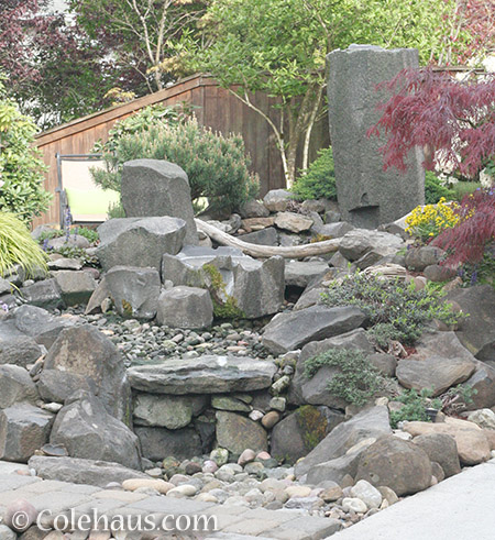 Dry fountain or pile of rocks? - 2016 © Colehaus.com and Colehauscats.com