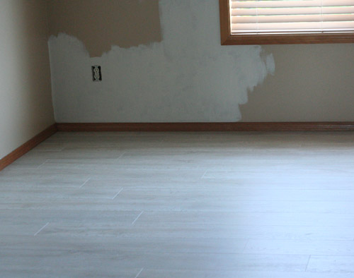New laminate flooring, 2022 © Colehauscats.com